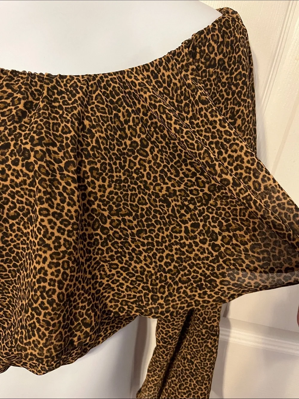 Show Me Your MuMu Brown Leopard Off-Shoulder Love Spell Ruffle Crop Top - Picture 12 of 15